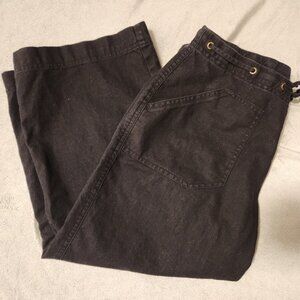 Bass Size 6 Black Capri Pants